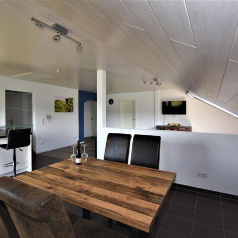 4 - Apartment *